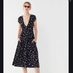 UO Dallas Plunging V-Neck Midi Dress XS